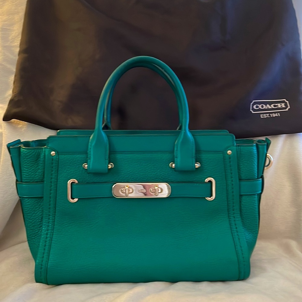 Coach No#34816 27Carryall Swagger Handbag Pebble Dk/Green Leather